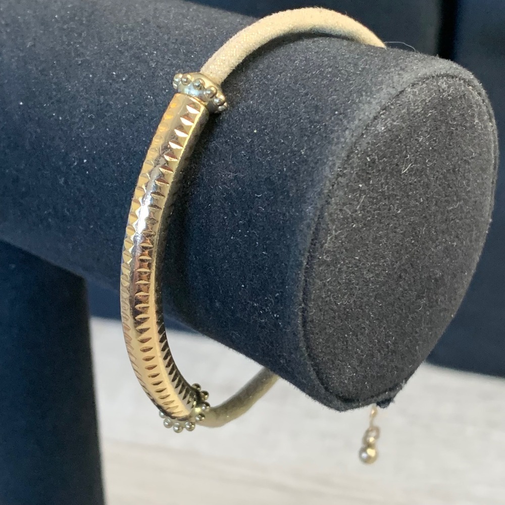 Gold Tone Textured Bar Bracelet Beige Shimmer Cord Adjustable 7-8.5 Inch 4595